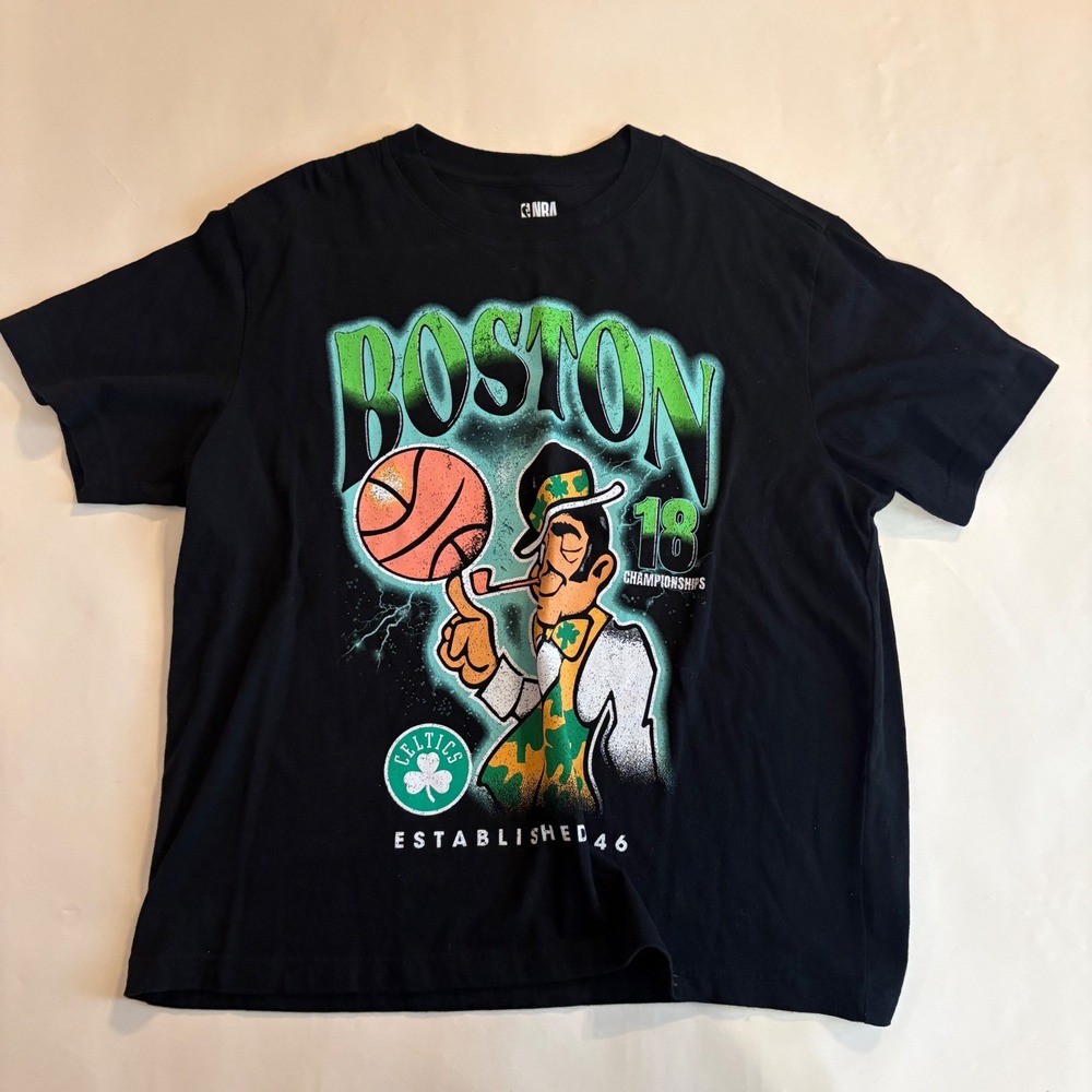 NBA Boston Celtics 18 Championships Lucky Leprechaun Graphic T-Shirt Mens Large